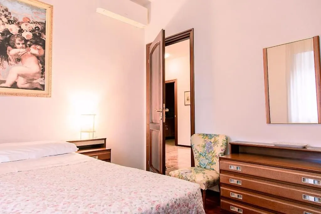Quiet Apartment Near Como Lake - Casa Plinio 카스나테 콘 베르나테